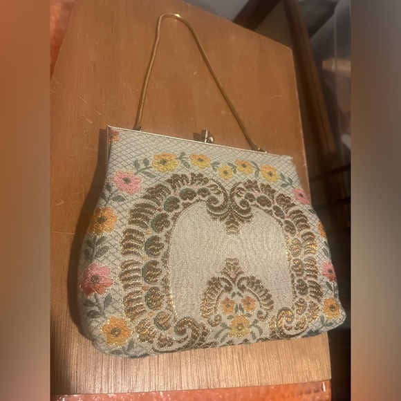 Vintage embroidered clutch purse - Picture 3 of 3